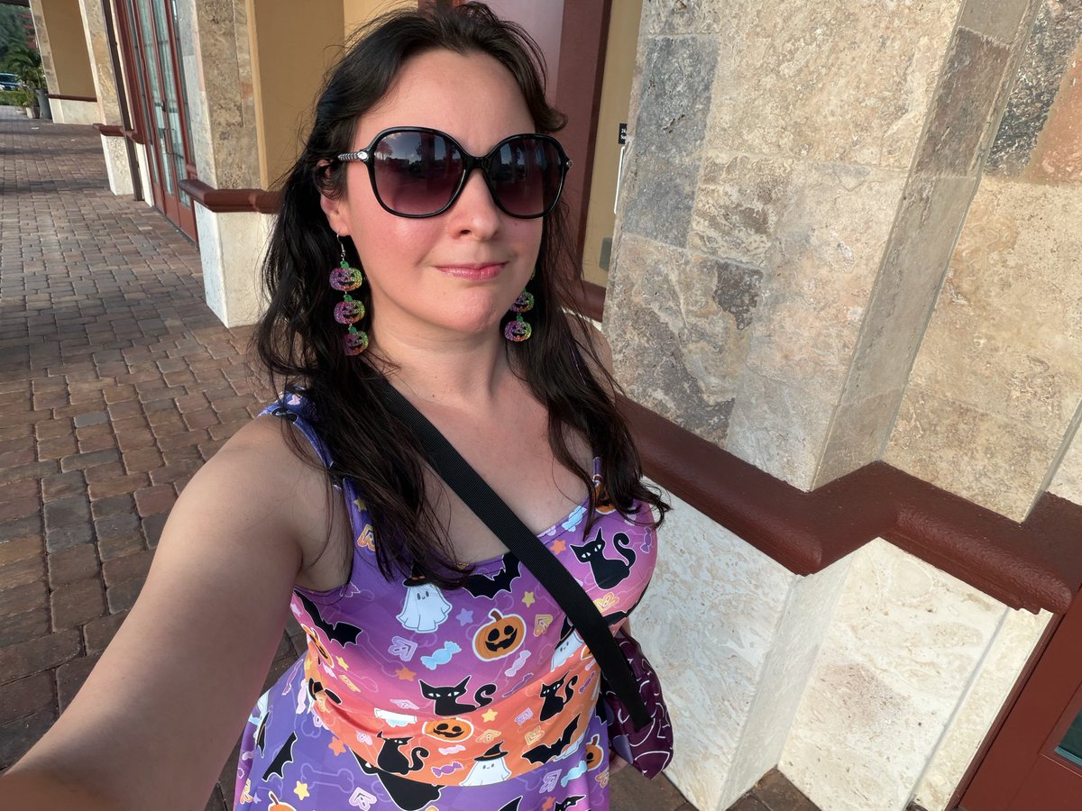 Enjoying spooky season and the not as hot weather 

Dress by Meow Meow Venus <a href="/emcatcosplay/">Em @ ITL 2026</a>