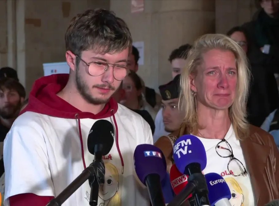 GossipRoomOff's tweet photo. 🚨 Dahbia Benkired, le monstre qui a détruit cette famille aimante et bienveillante, croupira donc jusqu’à la fin de ses jours en prison. 

"On a eu ce qu’on voulait, on a restauré la mémoire de Lola, merci à la Justice" ont déclaré avec émotion Delphine, la maman et Thibault, le frère de Lola. (via HuffPost)

Justice pour la petite Lola et son papa Johan. 🙏