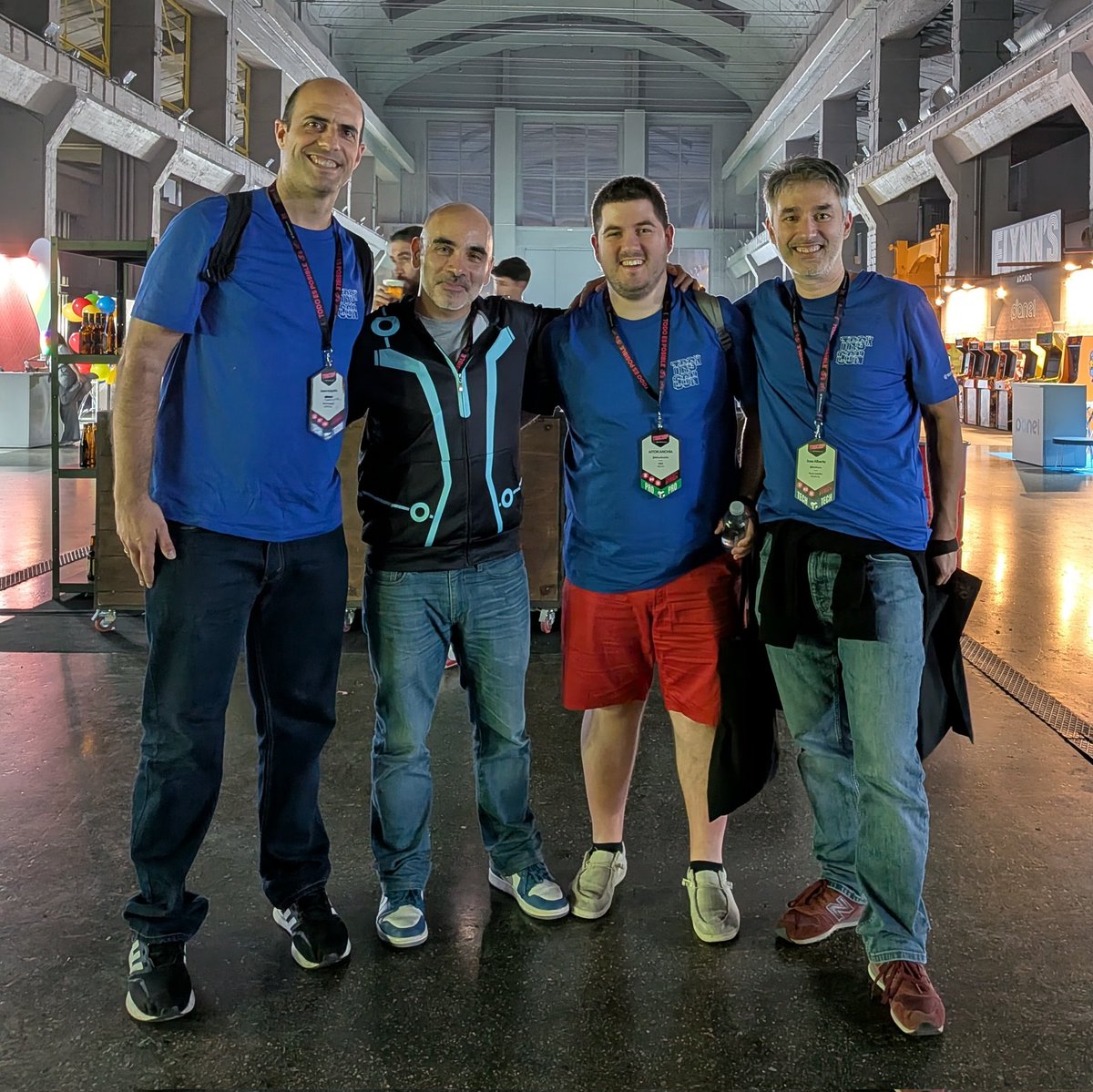 joaltocu's tweet photo. Cerrando un día espectacular con @josanferblas @david_bonilla y @AitorAnchia 

Muchas gracias por esta @tarugoconf 

#TRGx https://t.co/Y5ASbJLJpi