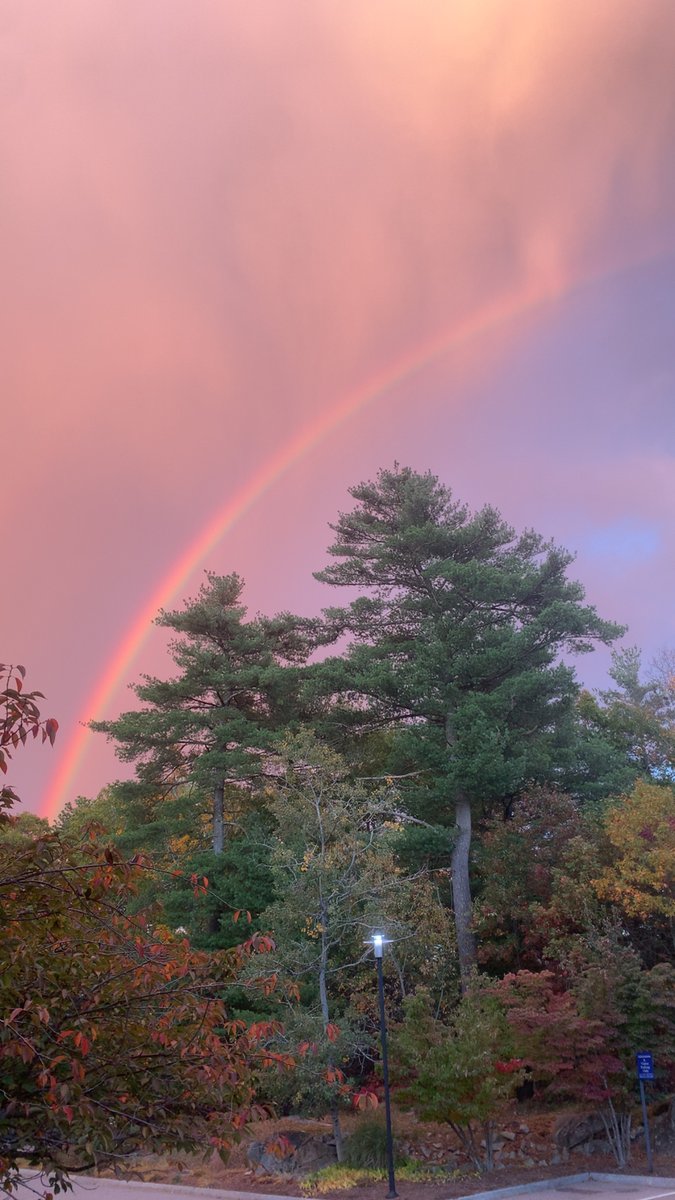 OnlyInBOS's tweet photo. A Friday sunset rainbow over Dedham tonight.

❤️ https://t.co/MfaNWUxDQM
