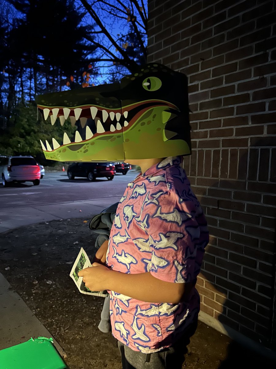 hale_middle's tweet photo. Happy Halloween Hale https://t.co/edlm8k7xhG