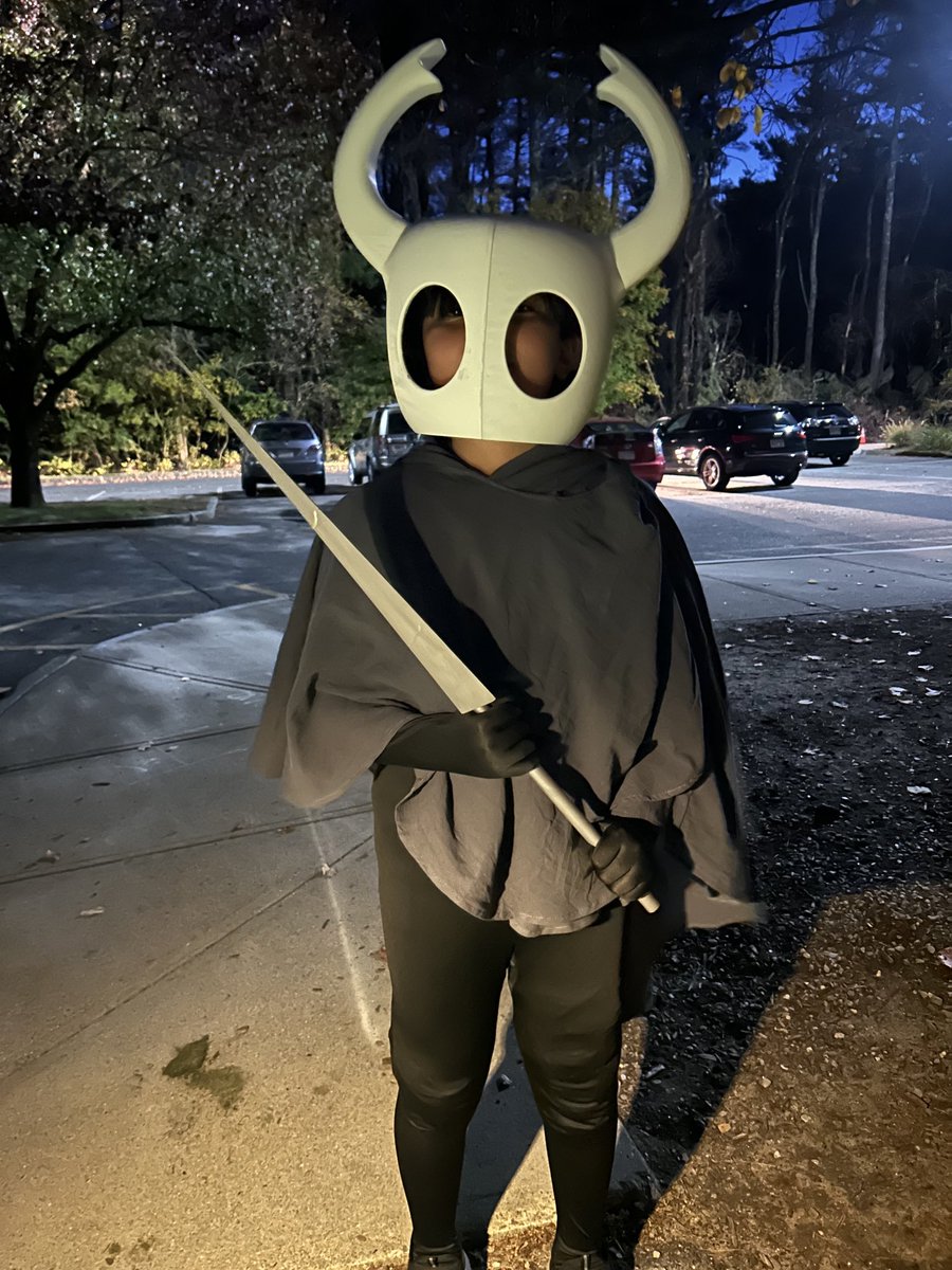 hale_middle's tweet photo. Happy Halloween Hale https://t.co/edlm8k7xhG