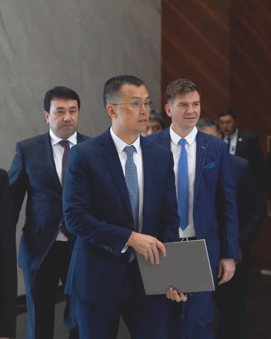 Zulaiya .🧡 (@zulaiya14) on Twitter photo When two great minds meet — with great ideas and a shared vision to make the world and the future more accessible to everyone. 🌍
<a href="/cz_binance/">CZ 🔶 BNB</a> 🤝 <a href="/realyanxin/">Xin (Shin) Yan 閻欣</a> (Sign Daddy )🔶
#SignProtocol #Binance #Web3Future
Day 169🍊🧡🍊 When two great minds meet — with great ideas and a shared vision to make the world and the future more accessible to everyone. 🌍
<a href="/cz_binance/">CZ 🔶 BNB</a> 🤝 <a href="/realyanxin/">Xin (Shin) Yan 閻欣</a> (Sign Daddy )🔶
#SignProtocol #Binance #Web3Future
Day 169🍊🧡🍊