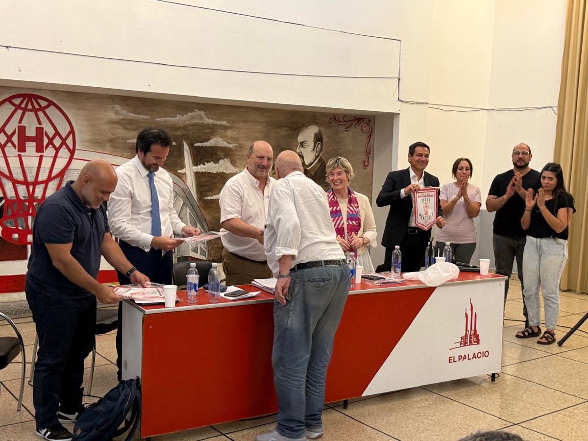 AgrupJNewbery's tweet image. Jornada de capacitación  “Aspectos legales de las asociaciones deportivas” 
Llevada en el estadio Tomás A. Ducó. 
.
.
.
.
#ClubAtléticoHuracán #AgrupaciónJorgeNewbery #VamosGlobo #HuracánYNadaMás 🎈