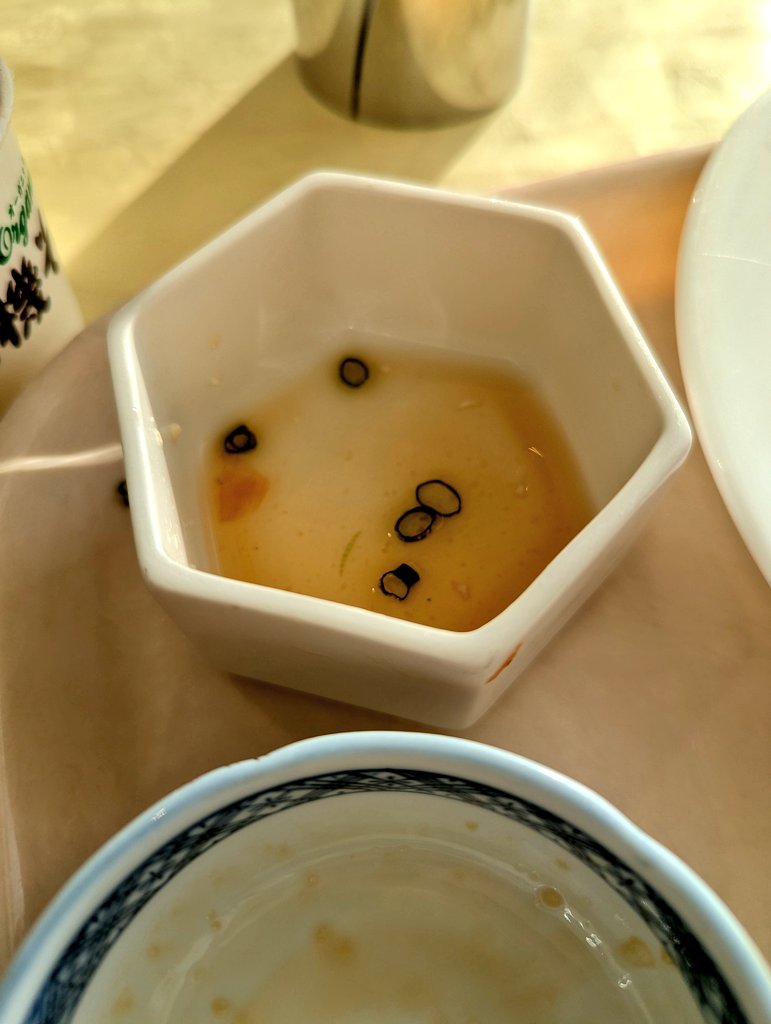 新潟にて。
冷奴のネギを誤嚥する41歳の朝。