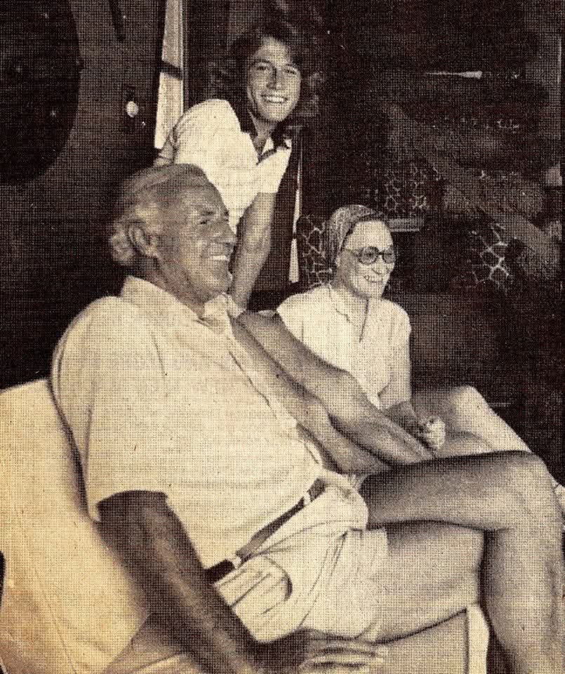 sofiamelfayre's tweet image. He loved his parents❤️