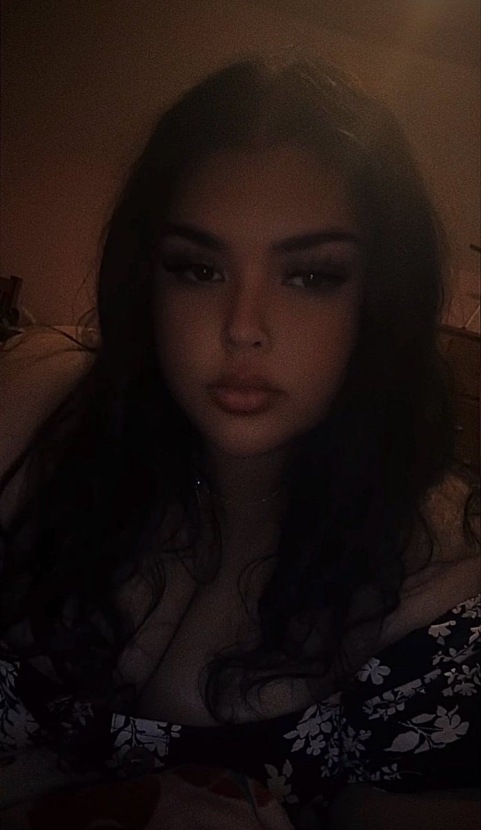 swaggiest_jess's tweet photo. pfp + 2 https://t.co/ydvtmejgGN