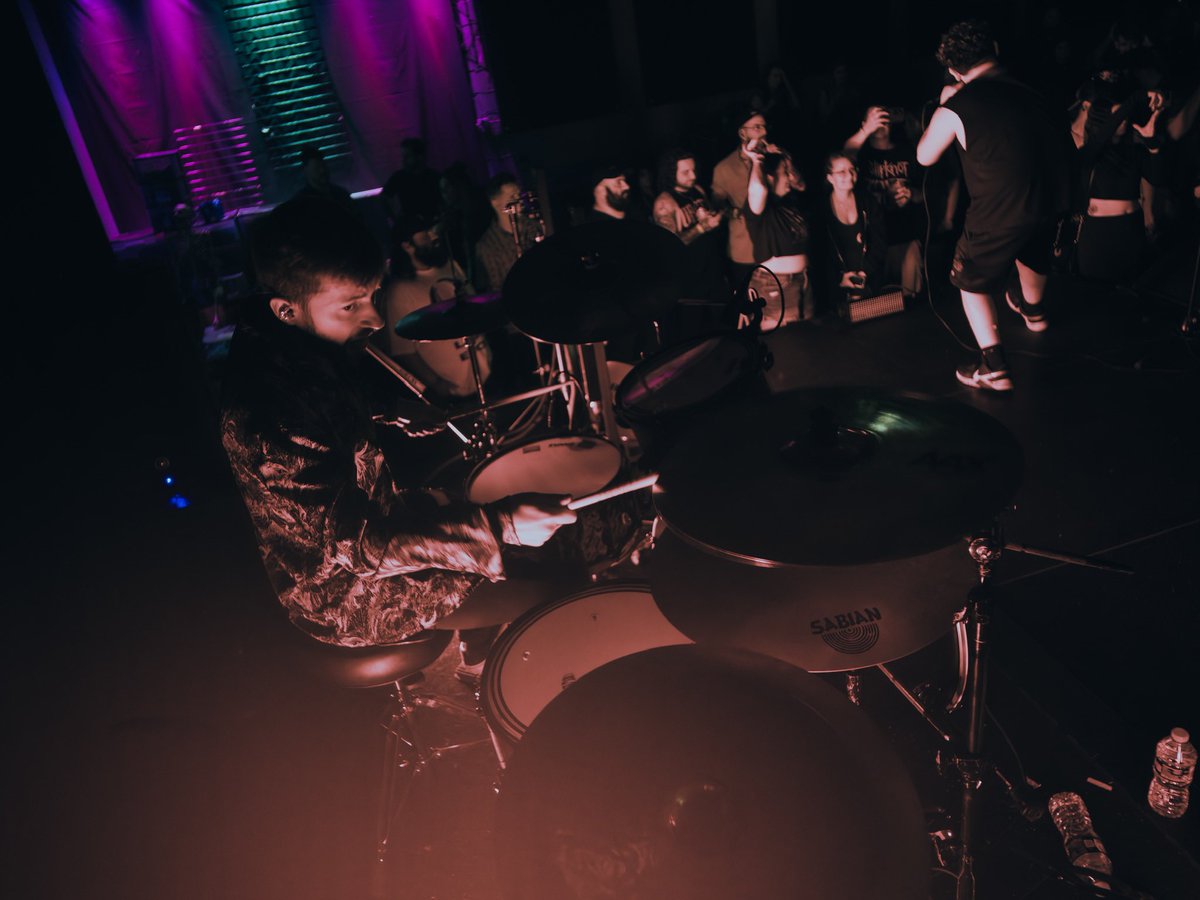 Everyone loudly shout at Brett today and wish him a happy birthday 🎂 

Love you buddy 🖤