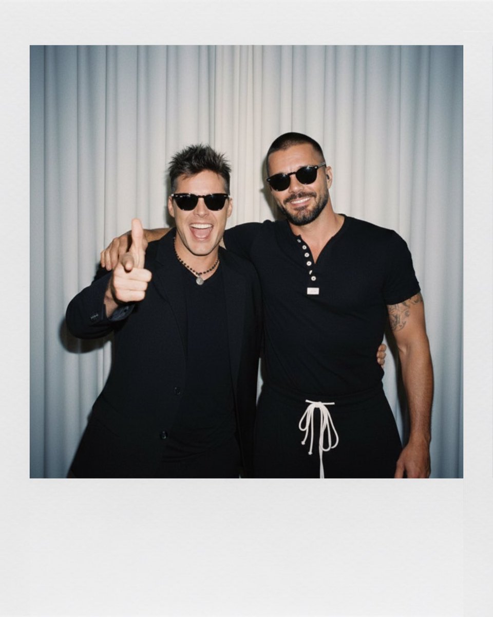 De ayer, de hoy y de siempre 😍 .. cada etapa de <a href="/ricky_martin/">Ricky Martin</a> tiene su encanto (y sí, TODASSSSSS merecen foto 📸❤️) — ¿con cuál te quedaaasss?
