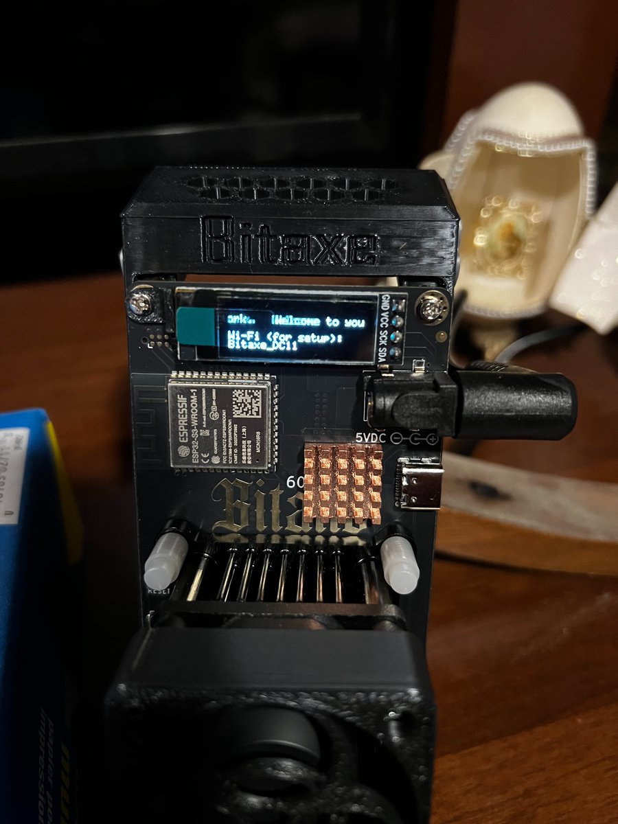 Just received my amazing Cinco Doggos Blackout Edition #Bitaxe I won in his latest giveaway 🥳 including reimbursement of import duty paid back in sats ⚡️🤯

This thing is 🔥 - amazing case, dual fans, VReg heatsinks &amp; blacked-out!  Just added another 1.2+ TH/s today to solo mine