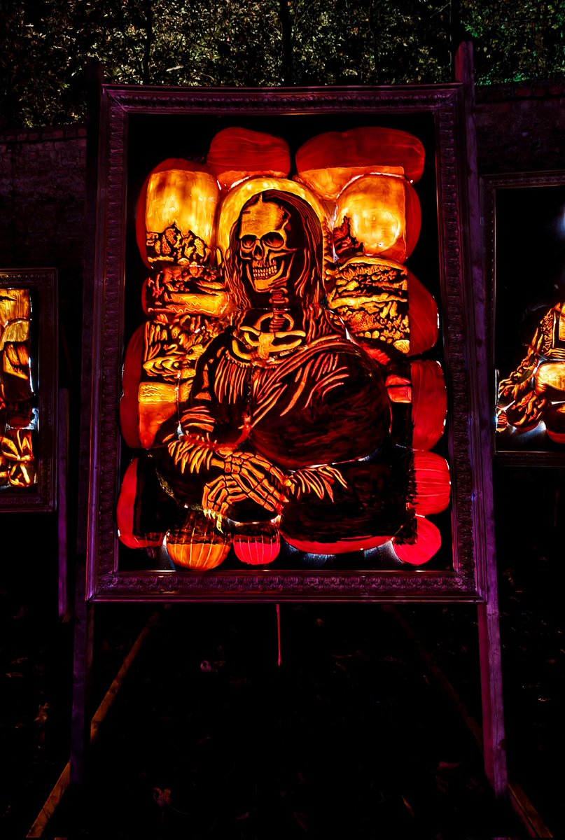 liloLDHD's tweet photo. Mona Lisa made entirely of carved pumpkins and light 🎃 #Halloween #Ireland https://t.co/rGhmLxEzps