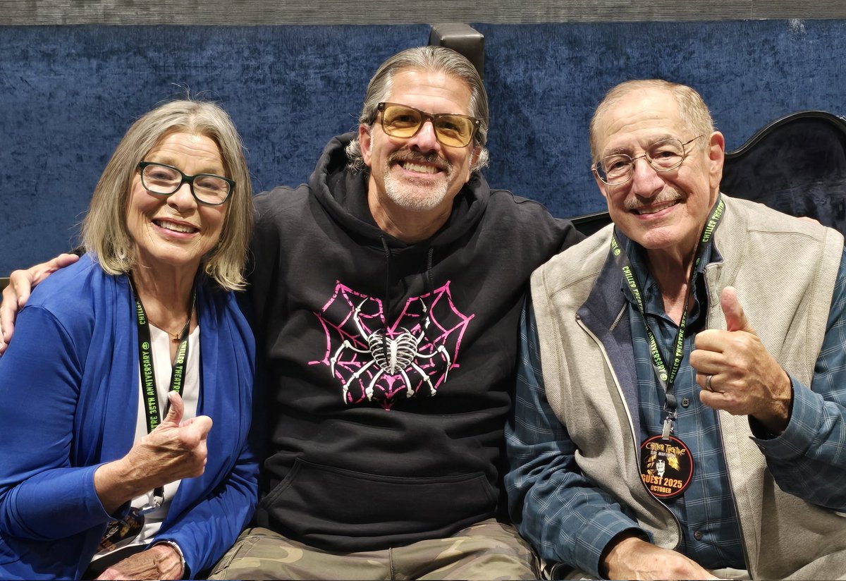 VinceG222's tweet image. Had the ABSOLUTE pleasure meeting Doug and Emmy Jo from the classic television show, &quot;The New Zoo Revue.&quot; I ❤️ you @ChillerTheatre!