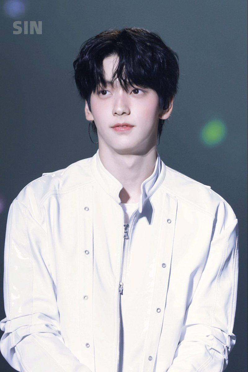 csbshour's tweet image. 