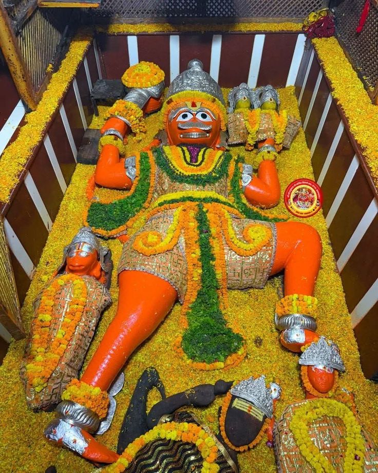 राम रसायन तुम्हारे पास आशा 
सदा रहो रघुपति राघव के दासा 
जय बजरंग बली...