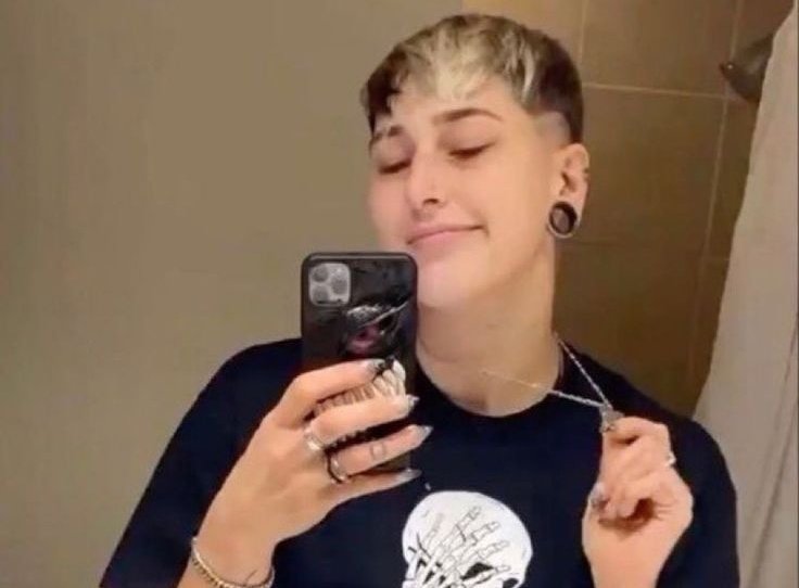 kuromalisorn's tweet photo. rhea in her fuckboy era >>>> https://t.co/0ktMpGs3mI
