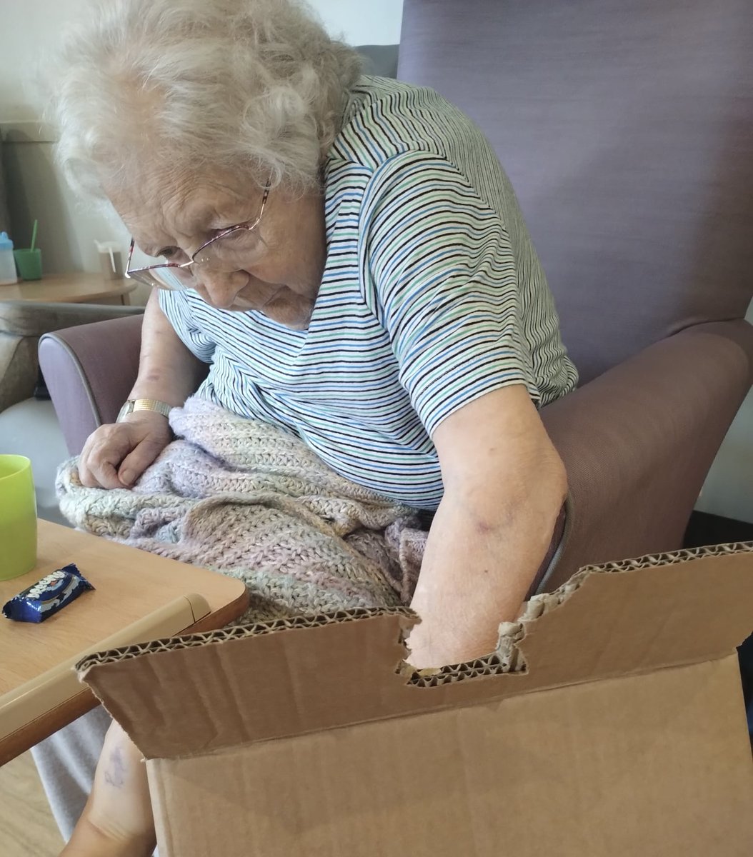 RedmountResHome's tweet image. We have had a busy week at Redmount, with a therapy dog visit, playing spot the difference, indoor bowling an a sensory guessing game. What a week! #FunAndGames #BusyWeek #WhatsOn