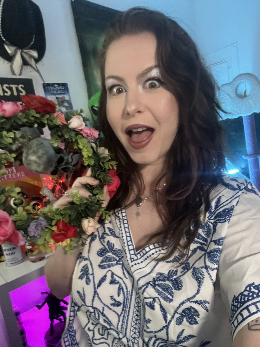 It’s getting culty tonight #midsommar #cosplay