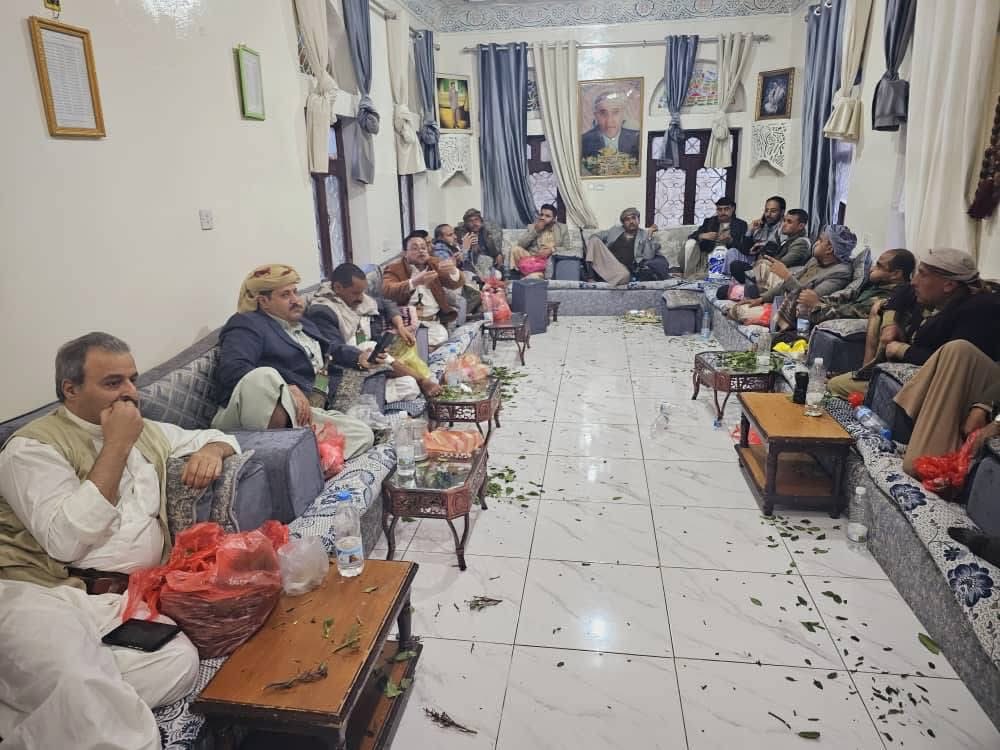 إني وبعد ما تم الاتفاق عليه من قبل مشايخ ووجهاء محافظة ريمة، وعلى رأسهم الشيخ العزيز والقانوني البليغ، شيخ مشايخ ريمة ورئيس نيابة ذمار، الذي جمع بين العرف القبلية والعمق القانوني، وأكّد هو والمجتمعون في ديوانه أن مظلومية مهند السعيدي هي مظلومية أبناء ريمة جميعاً، وأن القضية