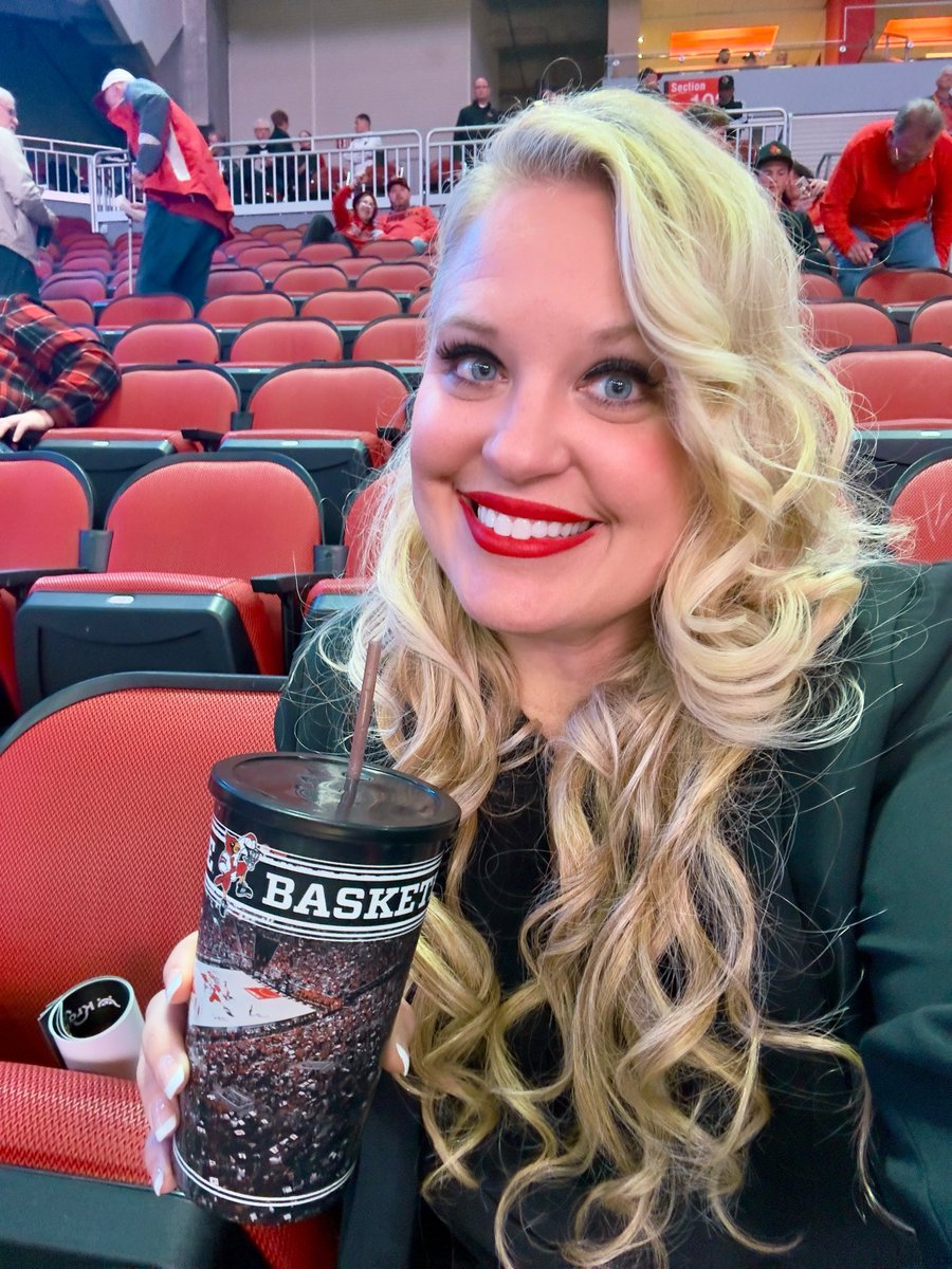 AllisonRMyers's tweet photo. It’s basketball season. Go Cards!
#L1C4 #GoCards https://t.co/acl7g3J6gt
