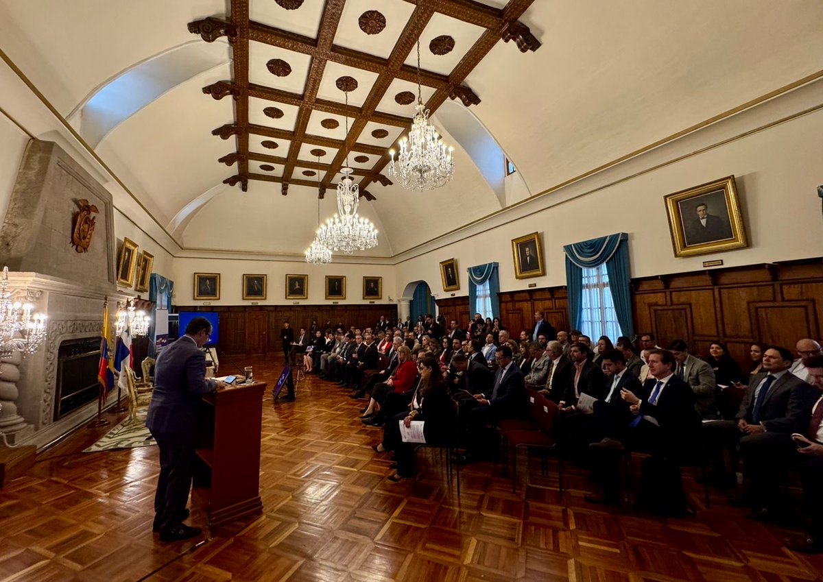 ProEcuador_'s tweet photo. El acuerdo de cooperación entre @ProEcuador_ y @propanamagob, recientemente firmado, se encuentra en plena ejecución para impulsar un intercambio más fluido de bienes, servicios y capitales💵 https://t.co/VjF2c0pblr