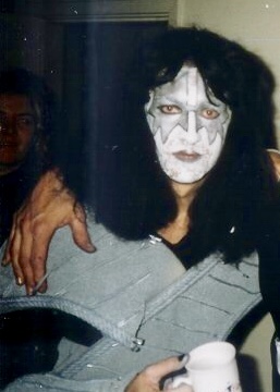 sageofstones's tweet photo. That one time I morphed into Ace Frehley.....
#FlashbackFriday #FrehleyFriday #AceFrehley #Spaceman #ChildhoodHeroWorship #RestInPeaceAce https://t.co/EXC7O7wSJ2