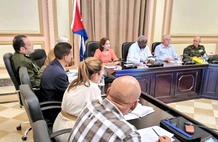 AsmbleaMu94569's tweet image. Previo al  Período Ordinario de Sesiones de ANPP 🇨🇺, las comisiones parlamentarias desarrollan chequeos parciales de la implementación de acuerdos adoptados por el legislativo cubano,encabezados por Esteban Lazo Hernández,presidente de la Asamblea Nacional del #PoderPopular
