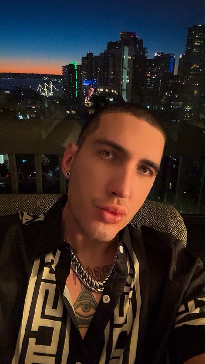 Petey tweet media