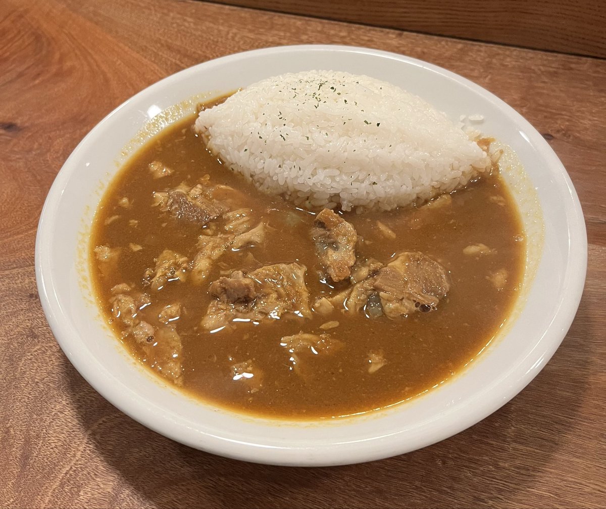 gohan_meshitomo's tweet photo. 【砂の如くさらさら】
鳥取市
スマイル工場
鳥取スパイスカレー
しゃばパイカカレー

ひとすくいごとに
じんわり芯から温まり
柔らかパイカと合わ��て

ごちそうさまでした

＃鳥取市
＃鳥取スパイスカレー
＃スマイル工場
＃しゃばパイカカレー
＃パイカカレー
＃シャバカレー
＃さらさらルー https://t.co/y7DtdZtpoy
