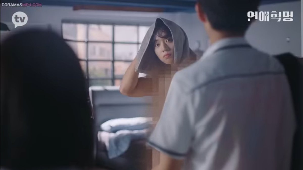 iiforjihoon's tweet image. Esperaba todo menos esto JAJAJAJAJAJAJJAJA Joo young cómo sales así de la ducha? No supero su cara 😂

#LoveRevolution #LoveRevolutionEp19