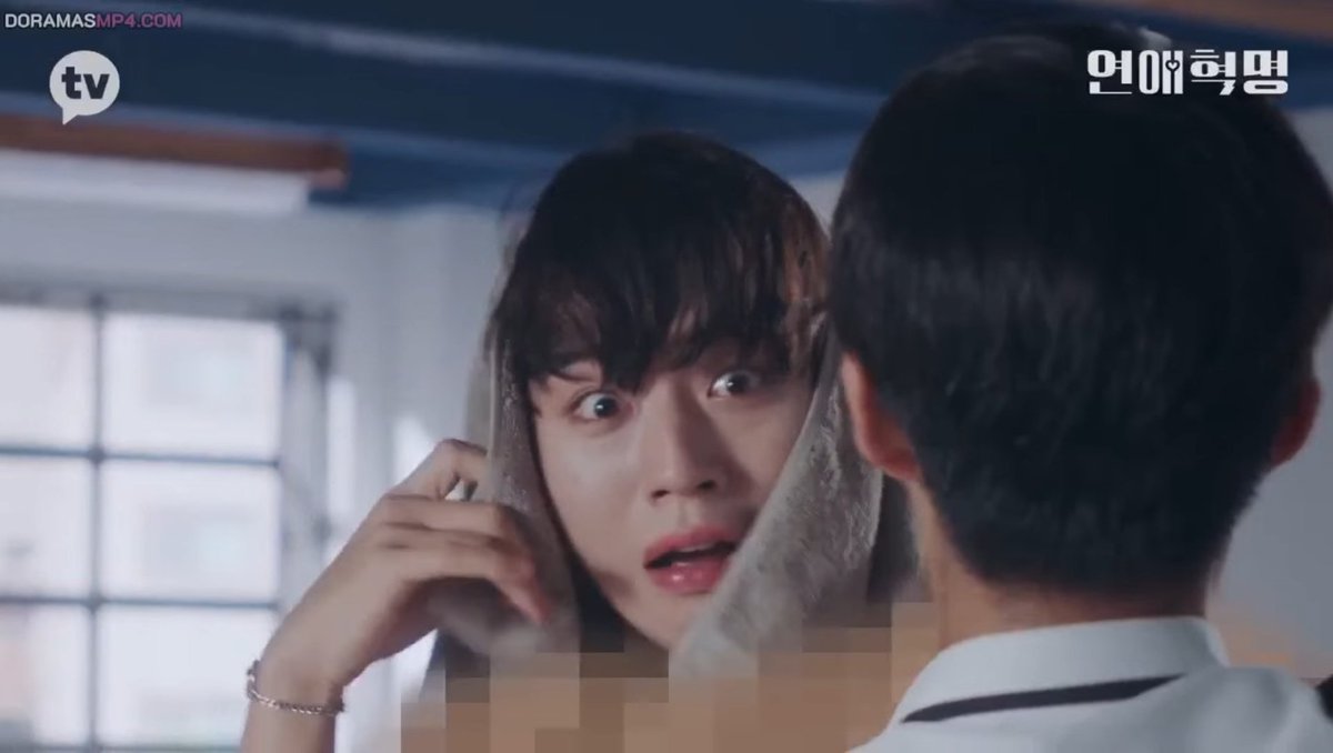 iiforjihoon's tweet image. Esperaba todo menos esto JAJAJAJAJAJAJJAJA Joo young cómo sales así de la ducha? No supero su cara 😂

#LoveRevolution #LoveRevolutionEp19