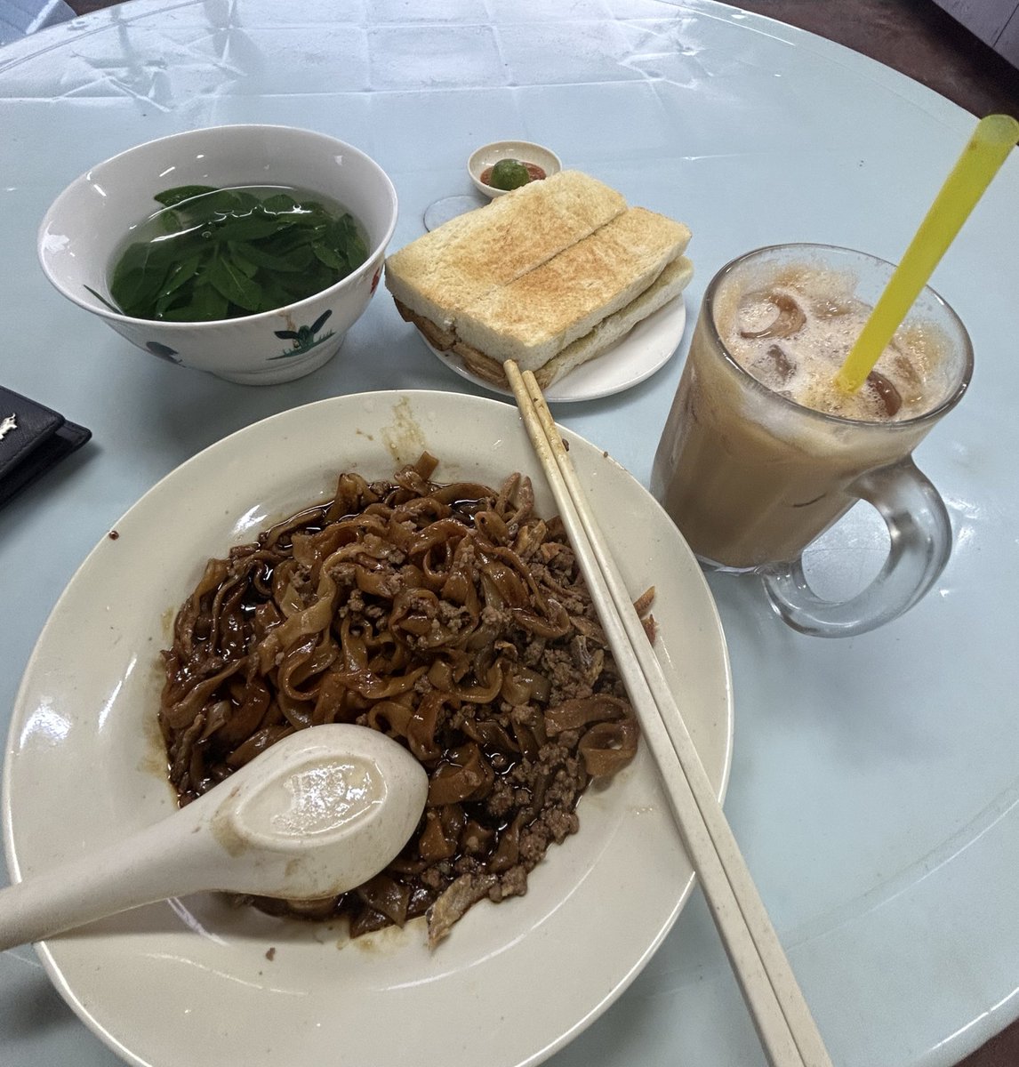 我起床了，这个点起床的是人中龙凤，国家的栋梁，未来的佼佼者（此处省略100字）