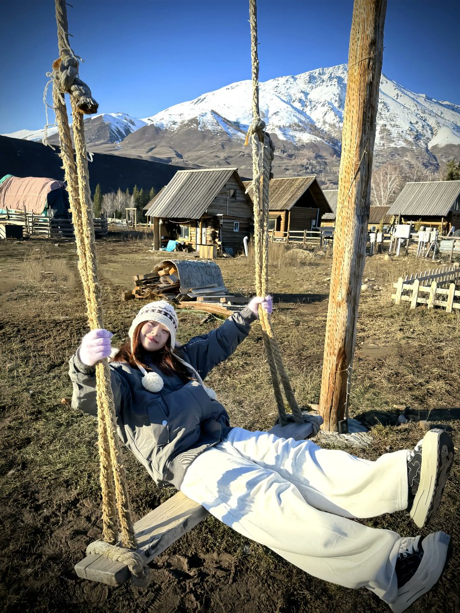 🌅 🄷ᵉˡˡᵒ 早上好🍁
浮生若梦，为欢几何？人生最惬意的状态，就是拥有松弛感。慢下来，给心灵放个假，让生活，多一点随性与自在。享受生活，而不是被生活赶着走。 #周末愉快