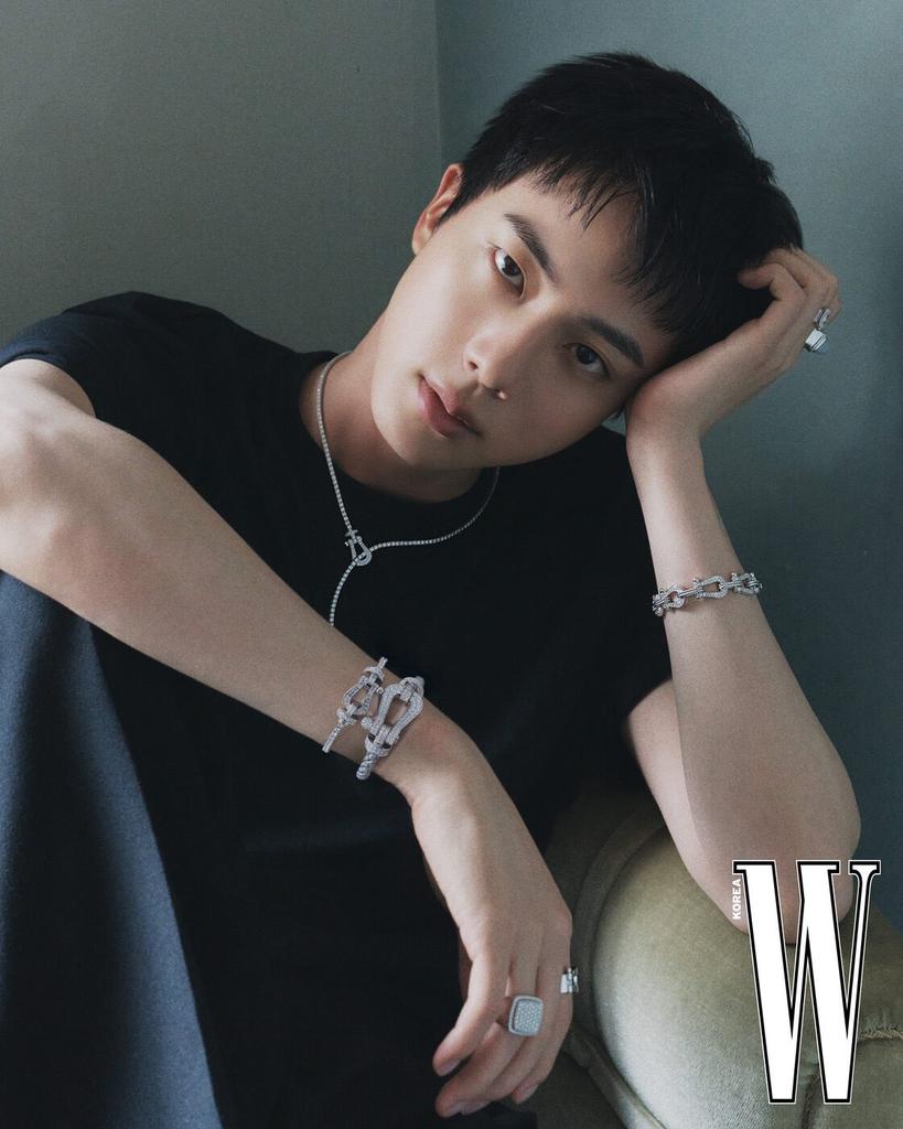 namgistv's tweet image. ????