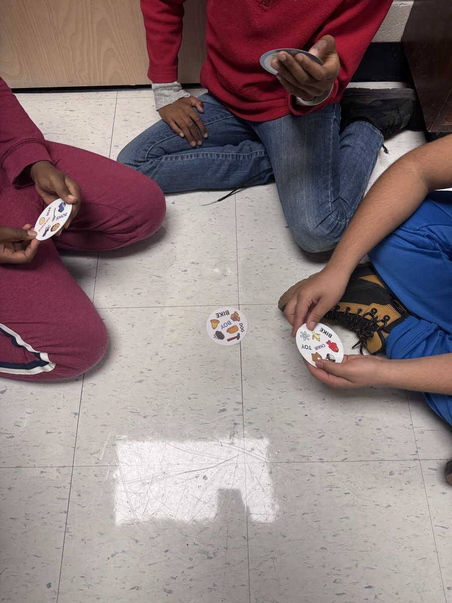 MrsHadskis_ESL's tweet photo. Fun Friday vocabulary centres! Rotating between two games of "Spot it"
and a game of "Guess Who" helps us build our English oral language skills.  #ocsbML @OCSBContEd @StRoseLimaOCSB https://t.co/LGbjAk6HSb