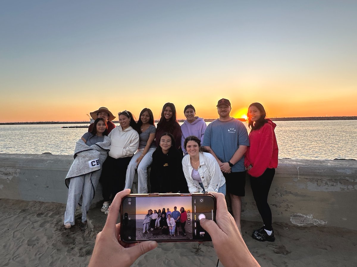 LLUAlliedHealth's tweet photo. "How good and pleasant it is when God’s people live together in unity." -Psalm 133:1
Students from LLU's SAHP and SN spent last week’s beach vespers watching the sunset and enjoying worship.
Wishing a blessed Sabbath and weekend!

#llusahp #llusn #fridaybibleverse #sabbath #sda https://t.co/jAjlrncW6G