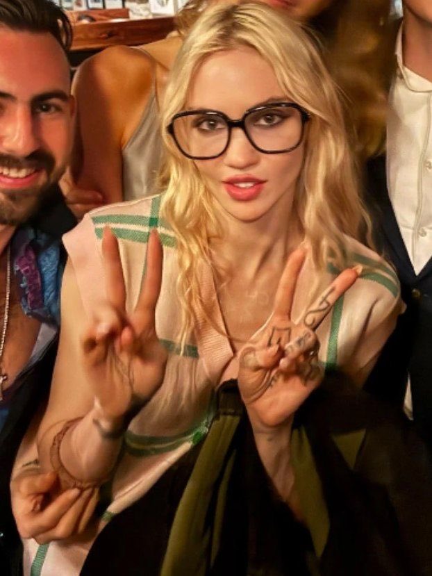 hereforgrimes's tweet photo. grimezsz https://t.co/n2CNYEInww