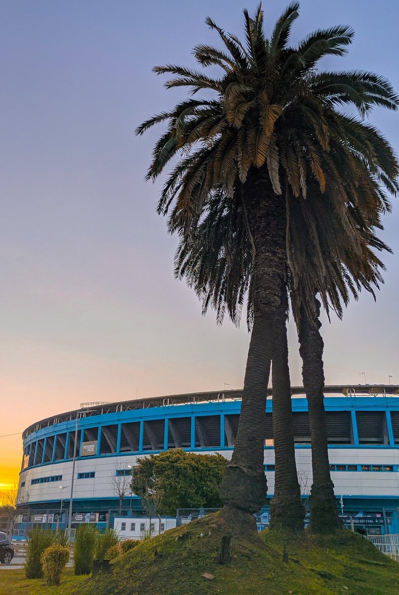 MIRE EL ESTADIO DE LA ACADEMIA