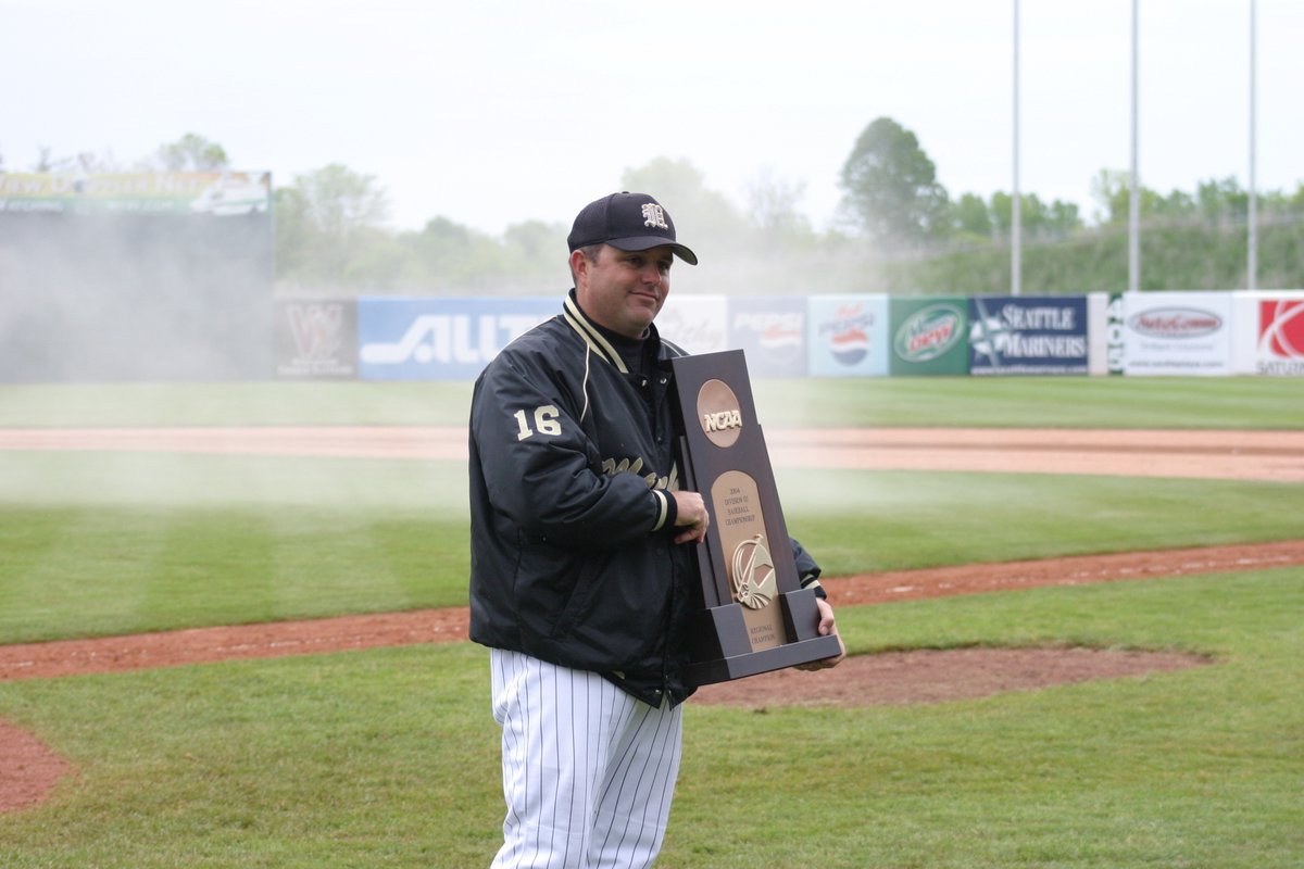 MUspartanbase's tweet photo. Flashback to 2004 and 2013. Both years taking home the Regional trophy!

#ManchesterFlashbackFriday
#SpartanPride
#ManchesterBaseball

@MUSpartans https://t.co/bxfLppSzSy