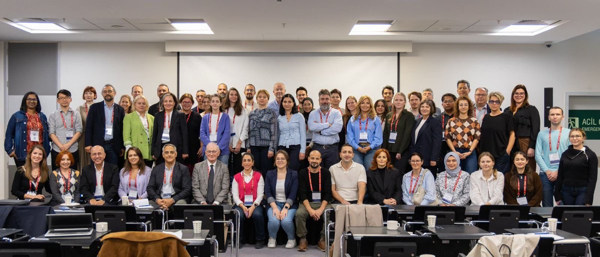 The #ESGARS <a href="/ESCMID/">ESCMID</a> course on rapid diagnostics and susceptibility testing for bloodstream infections took place last week in Istanbul with the participation of Dr. <a href="/aoliverp73/">Antonio Oliver</a> as speaker. Congratulations to the organizers for such a succesful event!