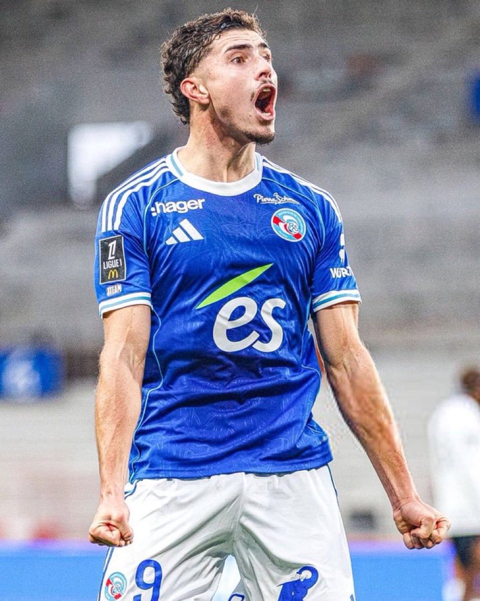 اقتراح واتمنى يوصل للمسؤول الاهلاوي 

هذا مهاجم سفاح الارجنتيني خواكين بانيشيلي 
مهاجم سوبر وهداف 

ما اقول لك خيار اول لكن الميركاتو الشتوي دايم خياراته صعبه ذا مهاجم صندوق اتمنى هذي الفكره تكون مطروحه .. 
<a href="/khaledtash/">خالد طاش</a>
