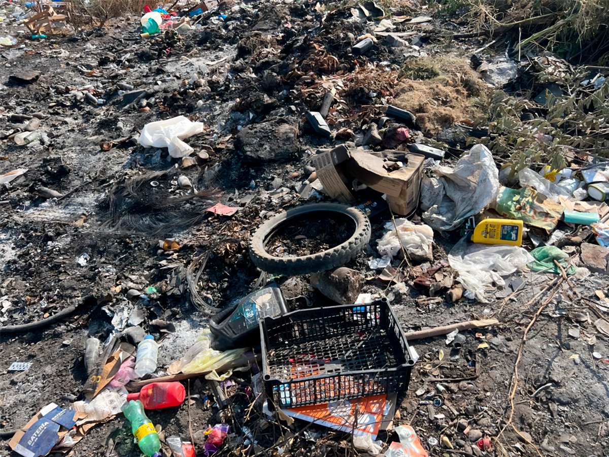 PROFEPA_Mx's tweet image. En los límites de los municipios de #Guasave y #Sinaloa, impusimos una clausura precautoria a un tiradero a cielo abierto, en el que se encontró una disposición inadecuada y descontrolada de residuos sólidos y residuos peligrosos, lo que representa un riesgo para el medio…