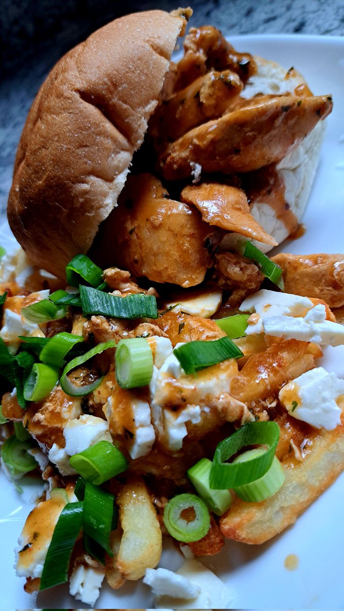 InkedDeviant's tweet photo. Hot Chicken on Fresh Bakery Kaisers, Side Of 'Greek Fries'...Crispy Fries Topped With Creamy Feta, Spring Onions & Gravy...
#OnTheFly #fridaymenu #quickmealidea #protein https://t.co/7a2cgBog3P