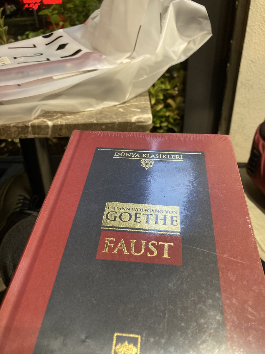 Şu baskının güzelliğine bakar mısınız?
<a href="/otukennesriyat/">Ötüken Neşriyat</a> “kitap budur” demiş resmen.