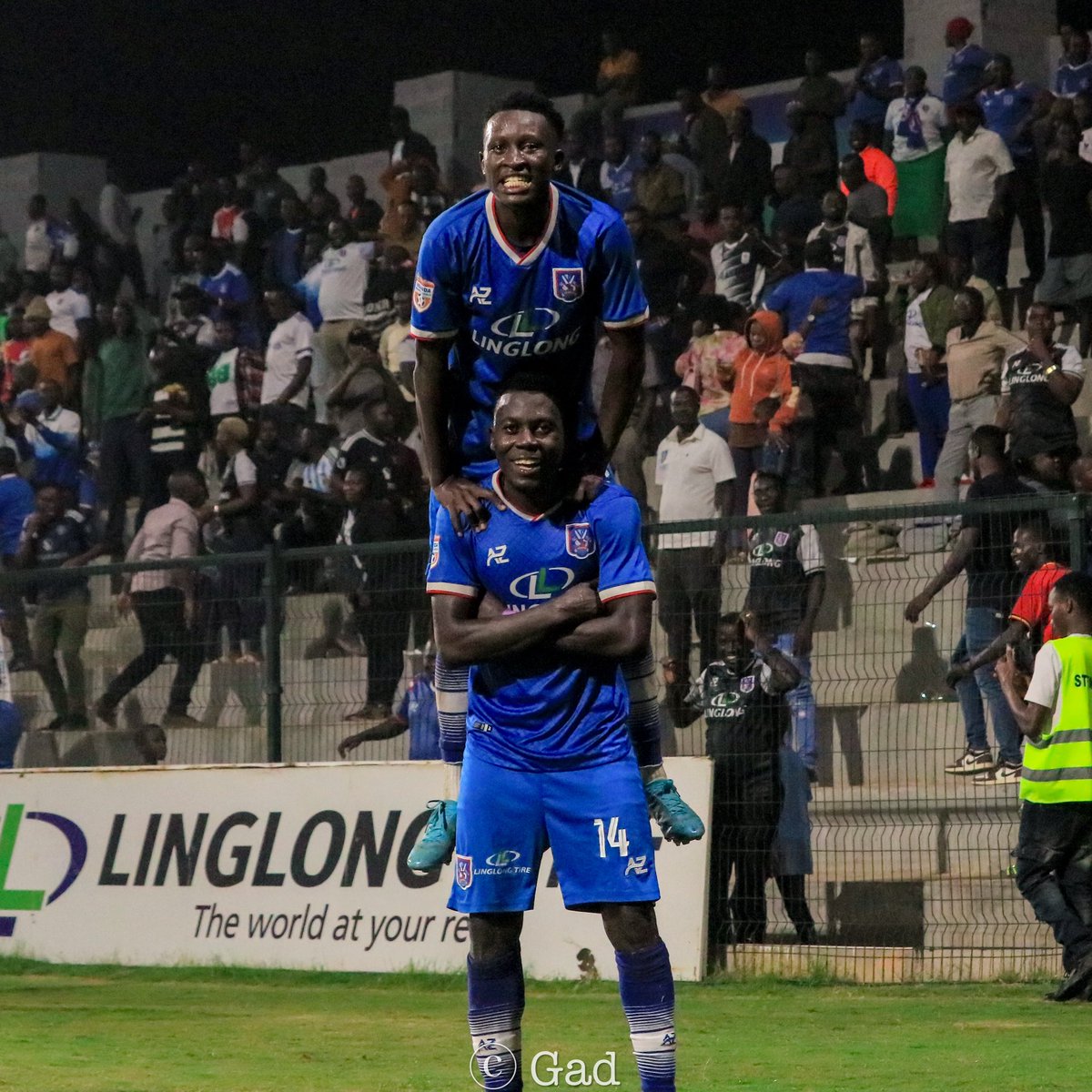 Gad_lee's tweet photo. FT’ SC Villa 2-1 Police FC

⚽️ Geoffrey Gaganga(SCV)
⚽️ Charles Lwanga(SCV)
⚽️ Bedia Djuma Ikamba(POL)

#SCVPOL | #StarTimesUPL https://t.co/rsMnT037SY