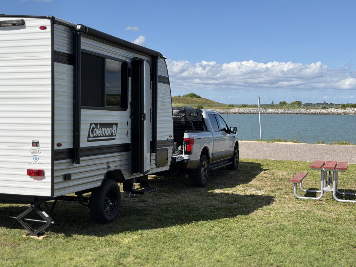 EV camping at the <a href="/TeslaOwnersFL/">Tesla Owners Florida</a> event this weekend! What a view :)