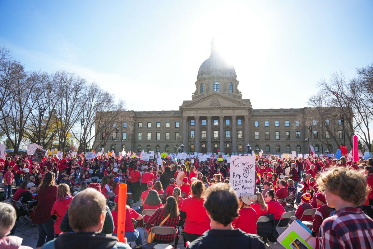 HSAAlberta's tweet image. The government’s back-to-work legislation isn’t just about classrooms, it’s about weakening workers’ power to stand up for fair treatment and strong public services. HSAA stands with teachers, students, and all Albertans fighting for respect.  #Red4Ed |  @albertateachers
