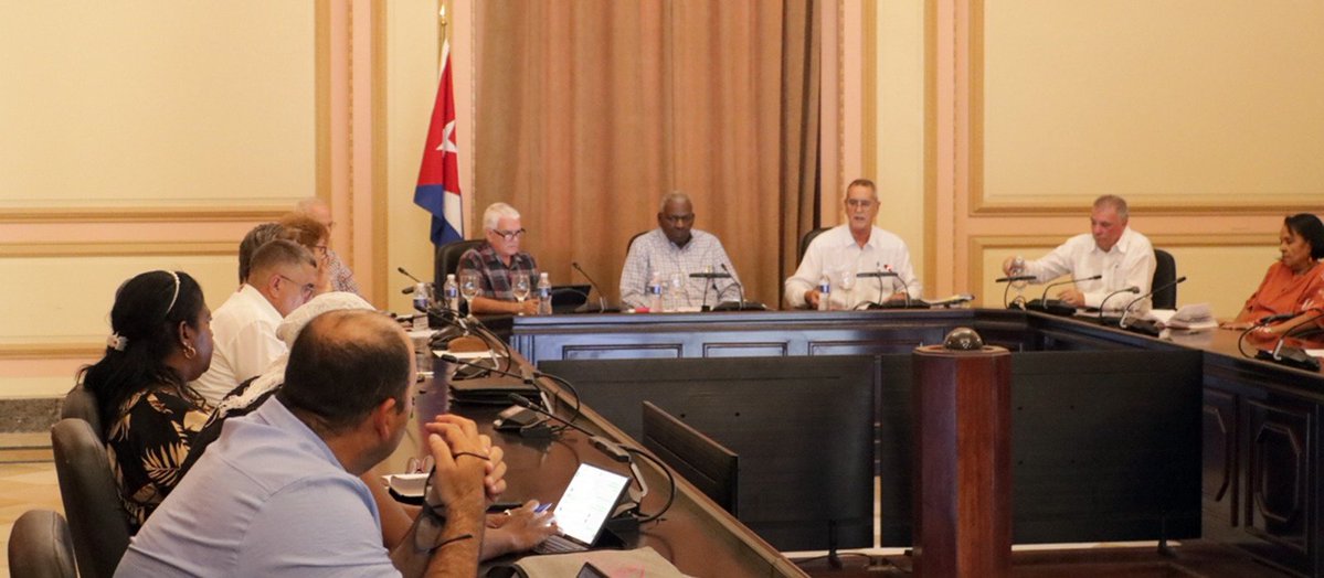 AsambleaCuba's tweet image. Previo al venidero Período Ordinario de Sesiones de @AsambleaCuba🇨🇺, las comisiones parlamentarias desarrollan chequeos parciales de la implementación de acuerdos adoptados por el legislativo cubano,encabezados por Esteban Lazo,presidente de la Asamblea Nacional del #PoderPopular