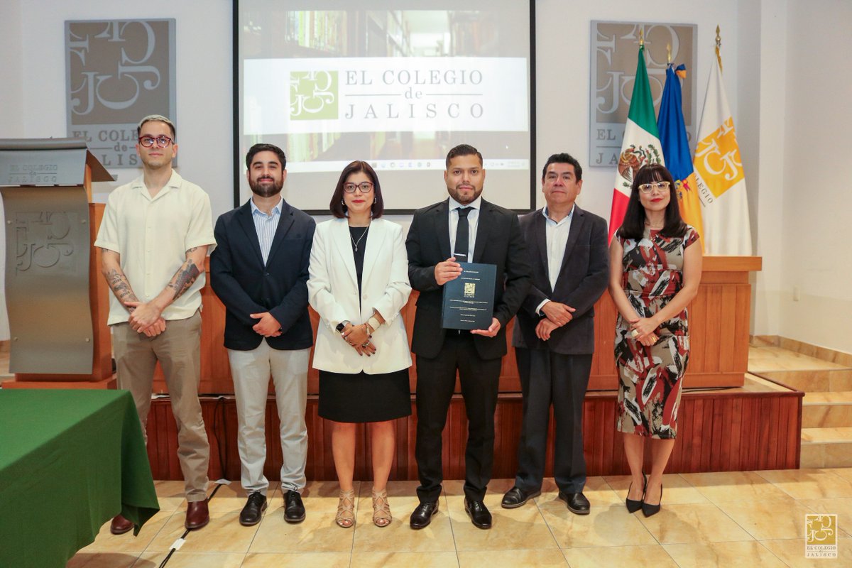 Coljalisco's tweet image. Ayer Francisco Javier Nuño Camacho presentó y defendió su estudio de caso: “Análisis en la Implementación del Programa Social Nidos de Lluvia: Polígono ‘Las Mesas’ de Zapopan 2021- 2022” el cual fue aprobado por unanimidad.

¡Felicidades, maestro! 🎓