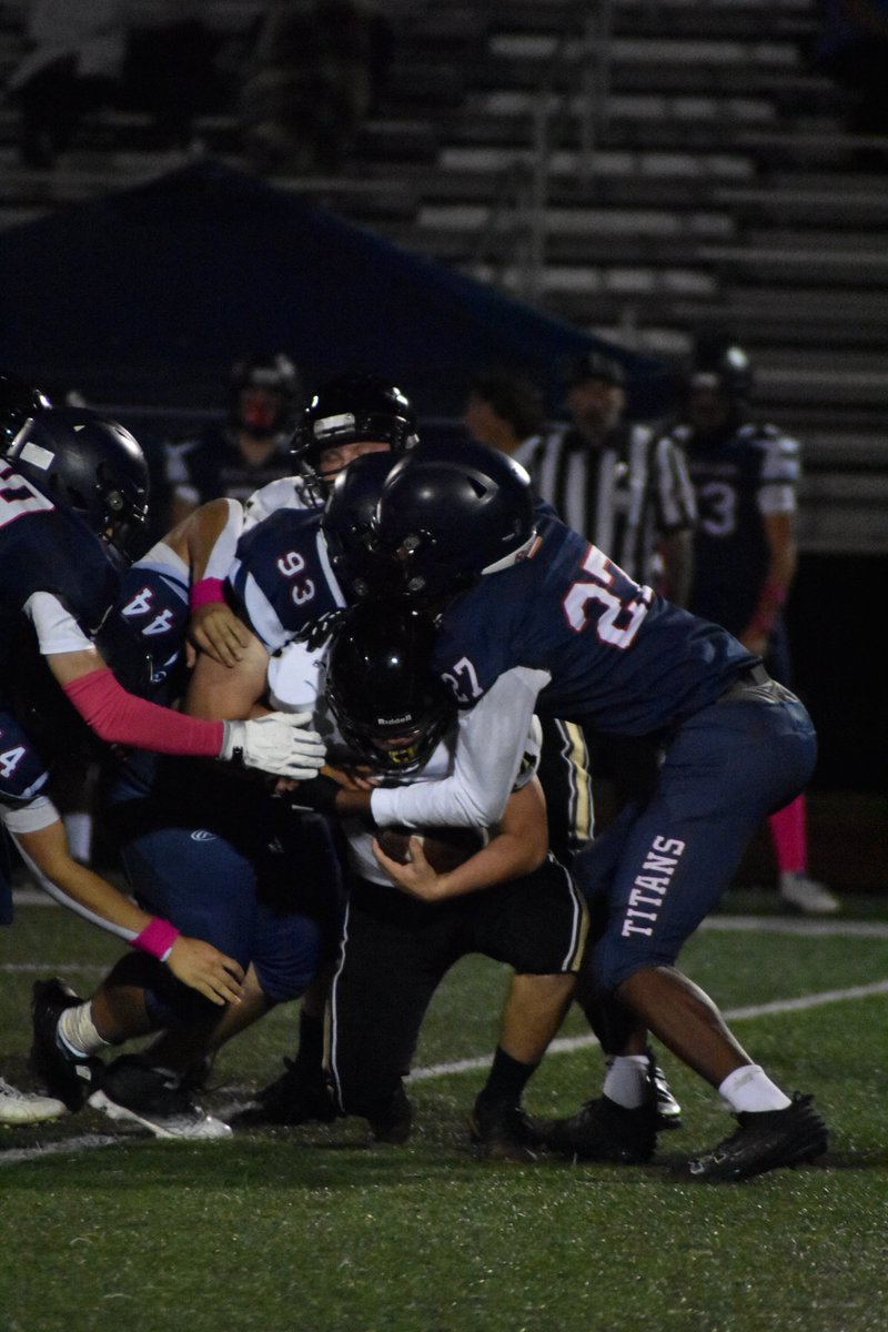 franklin_fb1234's tweet image. Week 8 pics a little late @lcnboosterclub @LCN_FB @LCN_Crusaders #football #highschoolstudent #highschool #Hardwork #highschoolsports #sports