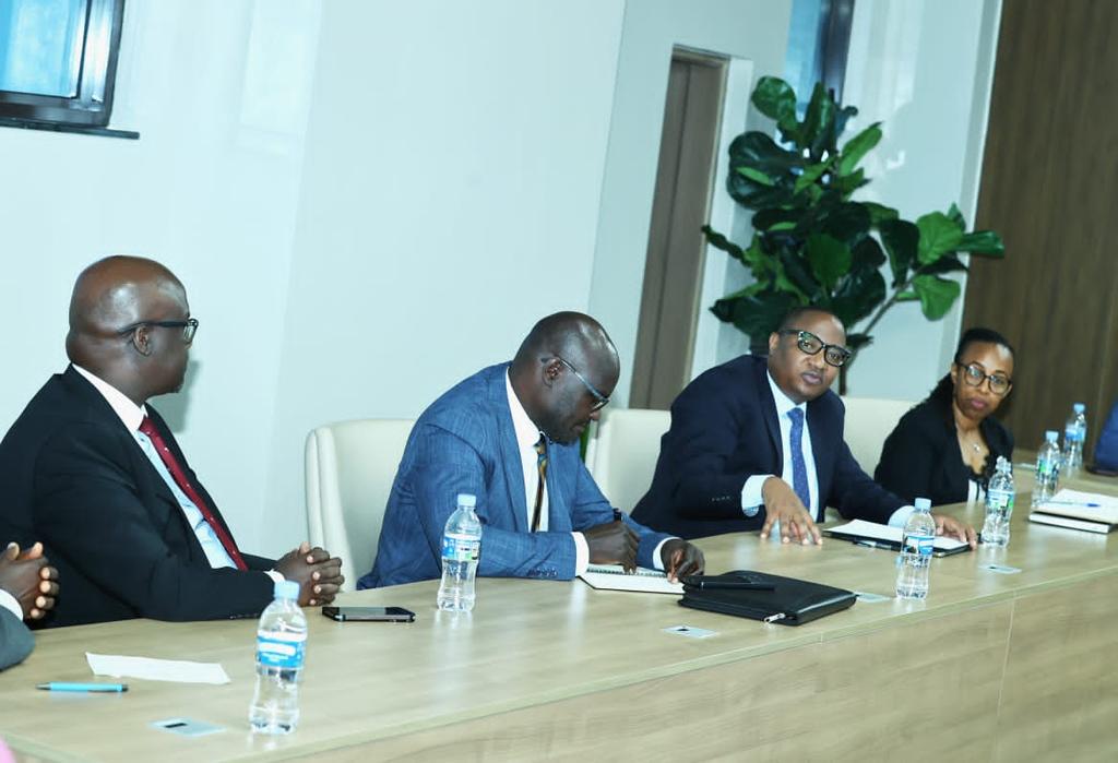 RURA_RWANDA's tweet image. On the sidelines of the #MWC, RURA’s DG met with delegations from the Independent Communications Authority of South Africa(ICASA) and the Uganda Communications Commission ( UCC) to discuss ICT regulation,telecom growth,and sharing best practices in digital transformation #MWC2025